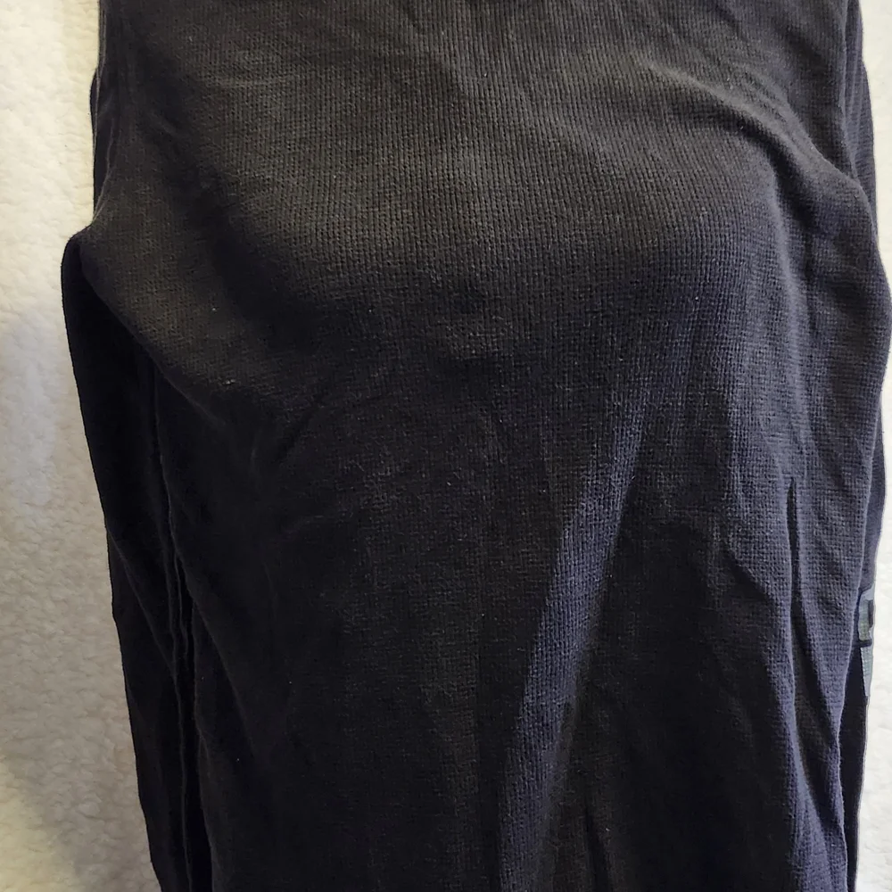 Victoria's Secret Black Long-Sleeve Henley with Cream Dog Logo - Picture 4 of 4